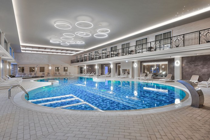 Imagen de la piscina del Hotel Première Abano. Foto 16