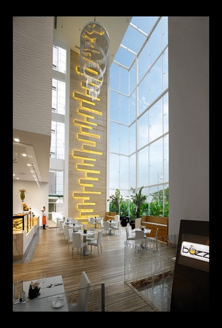 Imagen del bar/restaurante del Hotel Première, Bandaraya Klang. Foto 4