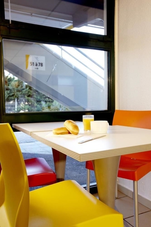 Imagen del bar/restaurante del Hotel Premi&egrave;re Classe A&eacute;roport Marseille. Foto 3