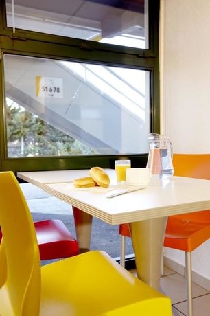 Imagen del bar/restaurante del Hotel Premi&egrave;re Classe A&eacute;roport Marseille. Foto 4