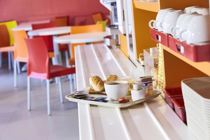 Imagen del bar/restaurante del Hotel Premi&egrave;re Classe Bordeaux Nord - Lac. Foto 4