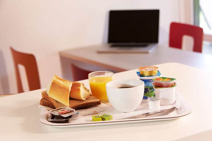 Imagen del bar/restaurante del Hotel Premi&egrave;re Classe Chateauroux - Saint Maur. Foto 5