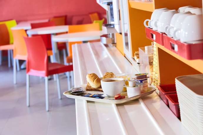 Imagen del bar/restaurante del Hotel Premi&egrave;re Classe Chateauroux - Saint Maur. Foto 7