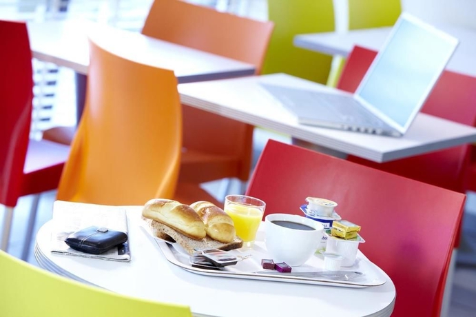 Imagen del bar/restaurante del Hotel Première Classe Dunkerque - Saint-pol-sur-mer. Foto 4