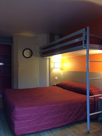 Imagen de la habitación del Hotel Première Classe La Ville-du-bois. Foto 16