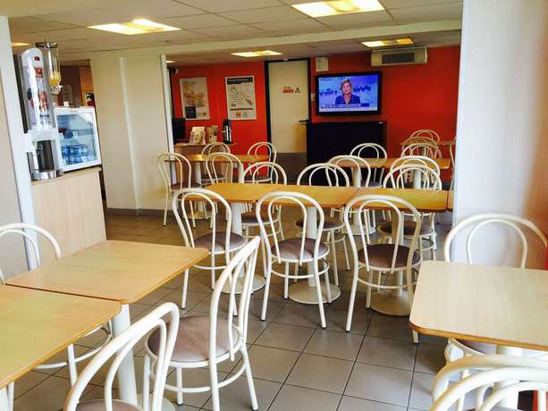 Imagen del bar/restaurante del Hotel Premi&egrave;re Classe Nevers - Varennes Vauzelles. Foto 8