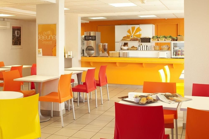 Imagen del bar/restaurante del Hotel Première Classe Paris Ouest - Nanterre - La Défense. Foto 5