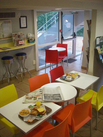 Imagen del bar/restaurante del Hotel Premi&egrave;re Classe Tours Sud - Chambray-l&egrave;s-tours. Foto 5
