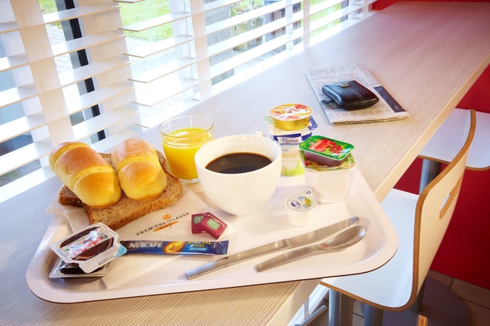 Imagen del bar/restaurante del Hotel Première Classe Versailles - St Cyr L'ecole. Foto 2