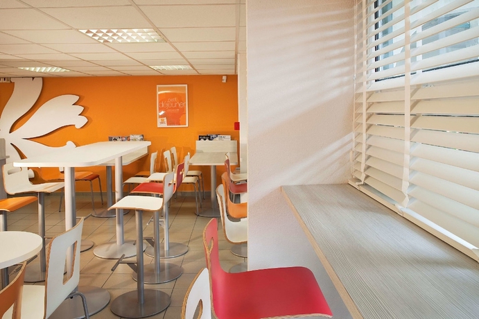 Imagen del bar/restaurante del Hotel Première Classe Versailles - St Cyr L'ecole. Foto 4