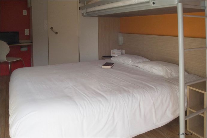 Imagen de la habitación del Hotel Premi&egrave;re Classe Vichy - Bellerive Sur Allier. Foto 2