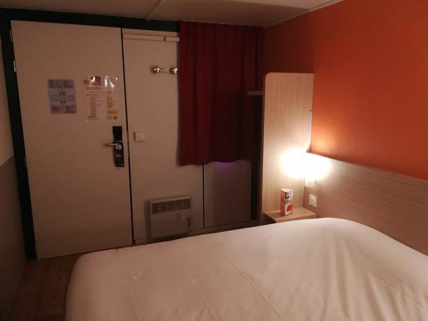 Imagen de la habitación del Hotel Premi&egrave;re Classe Vichy - Bellerive Sur Allier. Foto 9