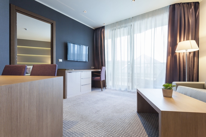 Imagen de la habitación del Hotel Premier Aqua. Foto 9