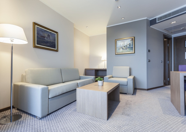 Imagen de la habitación del Hotel Premier Aqua. Foto 11