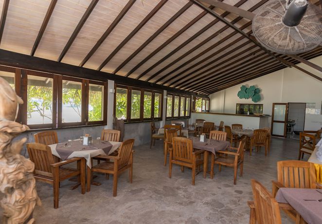 Imagen del bar/restaurante del Hotel Premier Beach. Foto 5