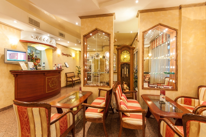 Imagen del bar/restaurante del Hotel Premier By Usta Hotels. Foto 3