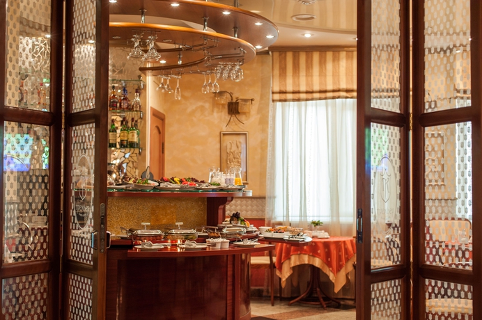 Imagen del bar/restaurante del Hotel Premier By Usta Hotels. Foto 4