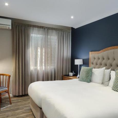 Imagen de la habitación del Hotel Premier Express Inn George. Foto 11