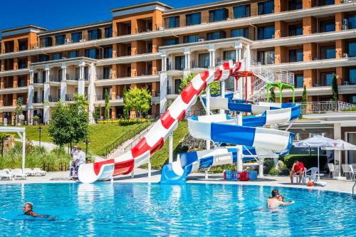 Imagen general del Hotel Premier Fort Beach Resort. Foto 4