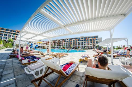 Imagen general del Hotel Premier Fort Beach Resort. Foto 11