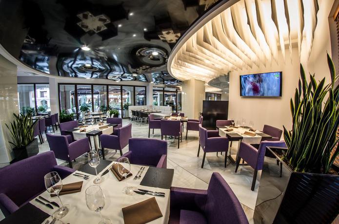 Imagen del bar/restaurante del Hotel Premier Fort Club - Full Board. Foto 5