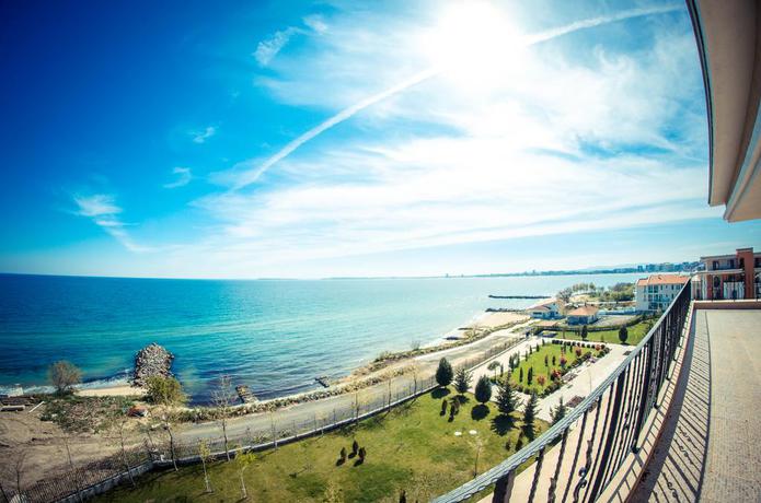 Imagen de los exteriores del Hotel Premier Fort Sands Resort - Full Board. Foto 16