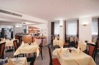 Imagen del bar/restaurante del Hotel Premier, Frankfurt. Foto 2