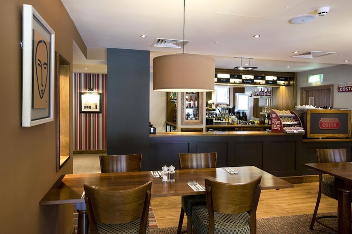 Imagen del bar/restaurante del Hotel Premier Inn Aberdeen Airport - Dyce. Foto 5