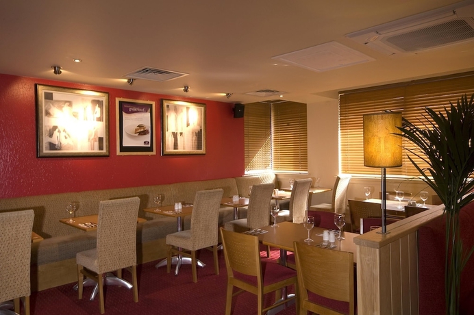 Imagen del bar/restaurante del Hotel Premier Inn Aberdeen City Centre. Foto 3
