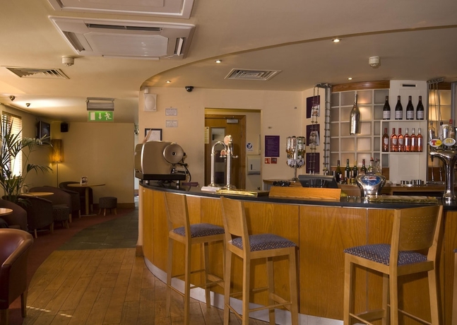 Imagen del bar/restaurante del Hotel Premier Inn Aberdeen City Centre. Foto 4