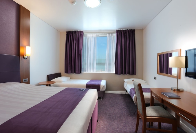 Imagen de la habitación del Hotel Premier Inn Abu Dhabi Airport (Business Park). Foto 8
