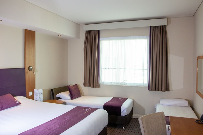Imagen de la habitación del Hotel Premier Inn Abu Dhabi Capital Centre. Foto 6