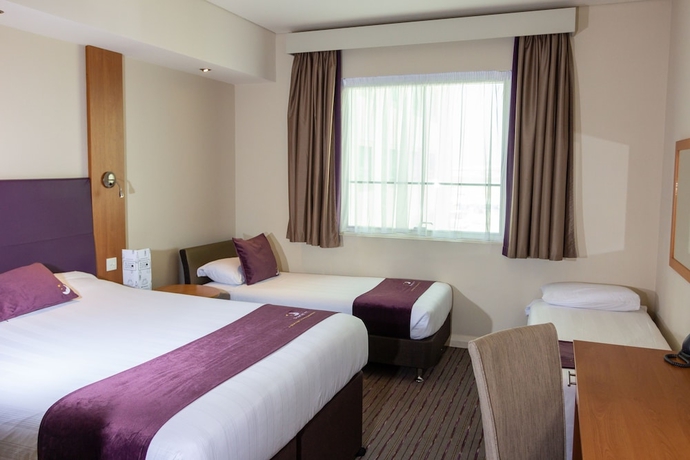Imagen de la habitación del Hotel Premier Inn Abu Dhabi Capital Centre. Foto 15