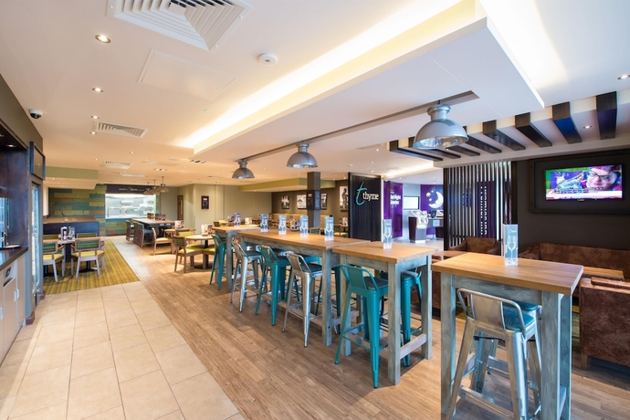 Imagen del bar/restaurante del Hotel Premier Inn Basingstoke Town Centre. Foto 3