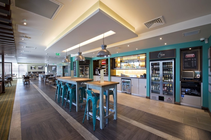 Imagen del bar/restaurante del Hotel Premier Inn Bedford Town Centre. Foto 3