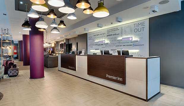 Imagen de los interiores del Hotel Premier Inn Berlin Alexanderplatz. Foto 5