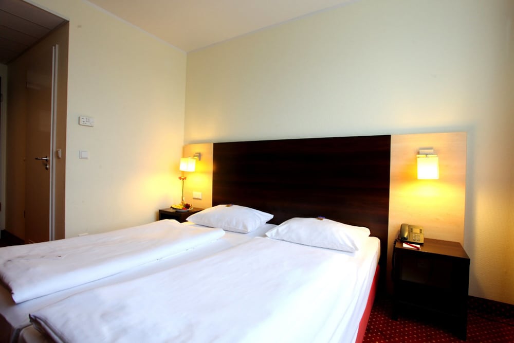 Imagen de la habitación del Hotel Premier Inn Berlin City S&uuml;d. Foto 16