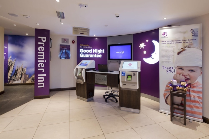 Imagen de los interiores del Hotel Premier Inn Beverley Town Centre. Foto 16
