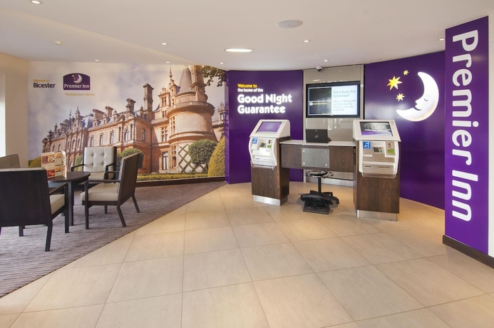 Imagen de los interiores del Hotel Premier Inn Bicester. Foto 16