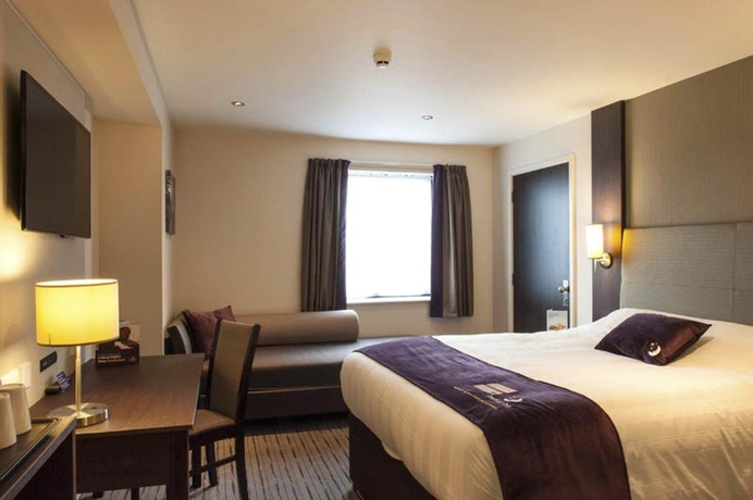 Imagen general del Hotel Premier Inn Birmingham Central (Hagley Road). Foto 10