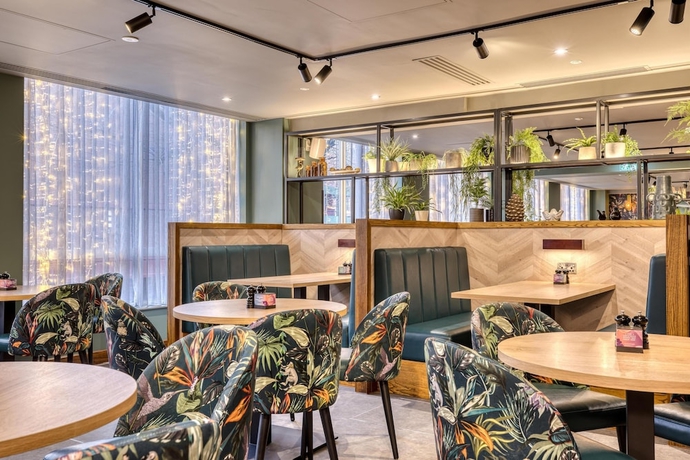 Imagen del bar/restaurante del Hotel Premier Inn Birmingham Oldbury - M5 Jct2. Foto 4