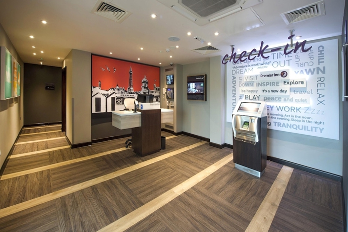 Imagen de los interiores del Hotel Premier Inn Bude. Foto 16