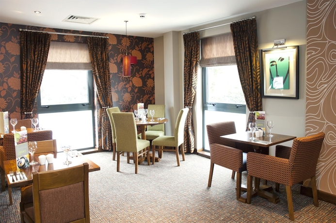 Imagen del bar/restaurante del Hotel Premier Inn Camberley. Foto 3