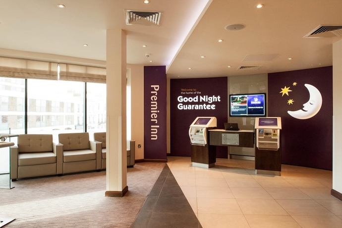 Imagen de los interiores del Hotel Premier Inn Canterbury City Centre. Foto 16