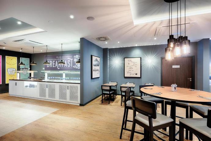 Imagen del bar/restaurante del Hotel Premier Inn Cologne City Centre. Foto 3