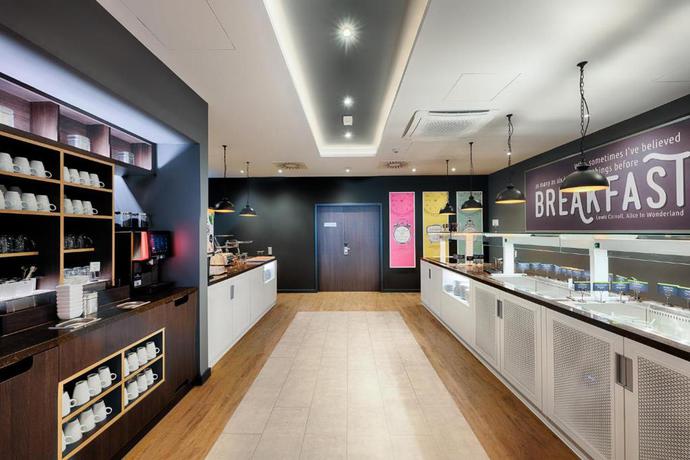 Imagen del bar/restaurante del Hotel Premier Inn Cologne City Centre. Foto 5