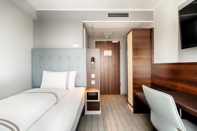 Imagen de la habitación del Hotel Premier Inn Cologne City Centre. Foto 10