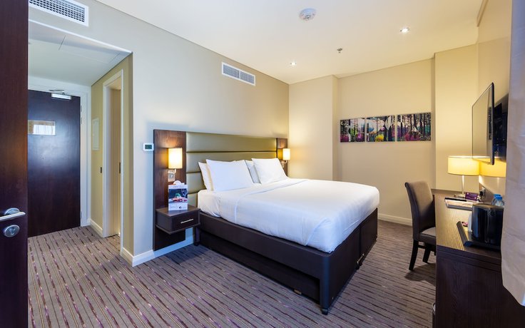 Imagen de la habitación del Hotel Premier Inn Doha Airport. Foto 11