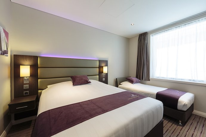 Imagen de la habitación del Hotel Premier Inn Doha Education City. Foto 5