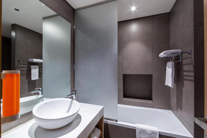 Imagen de la habitación del Hotel Premier Inn Dubai Dragon Mart. Foto 5